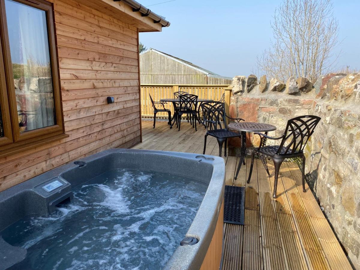 Partridge Lodge With Hot Tub Forgandenny エクステリア 写真