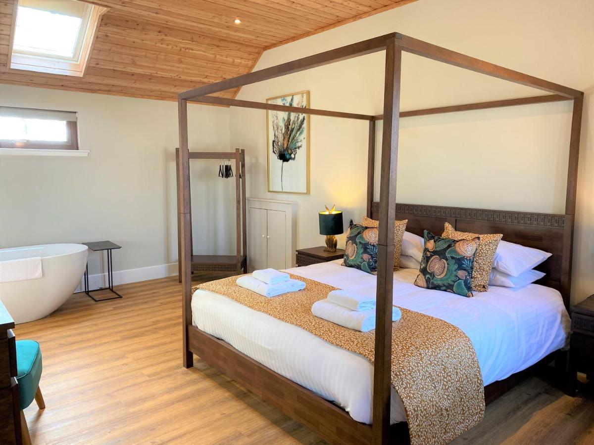 Partridge Lodge With Hot Tub Forgandenny エクステリア 写真