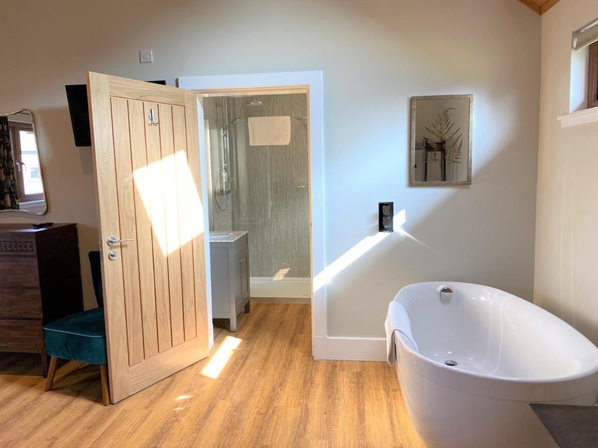 Partridge Lodge With Hot Tub Forgandenny エクステリア 写真