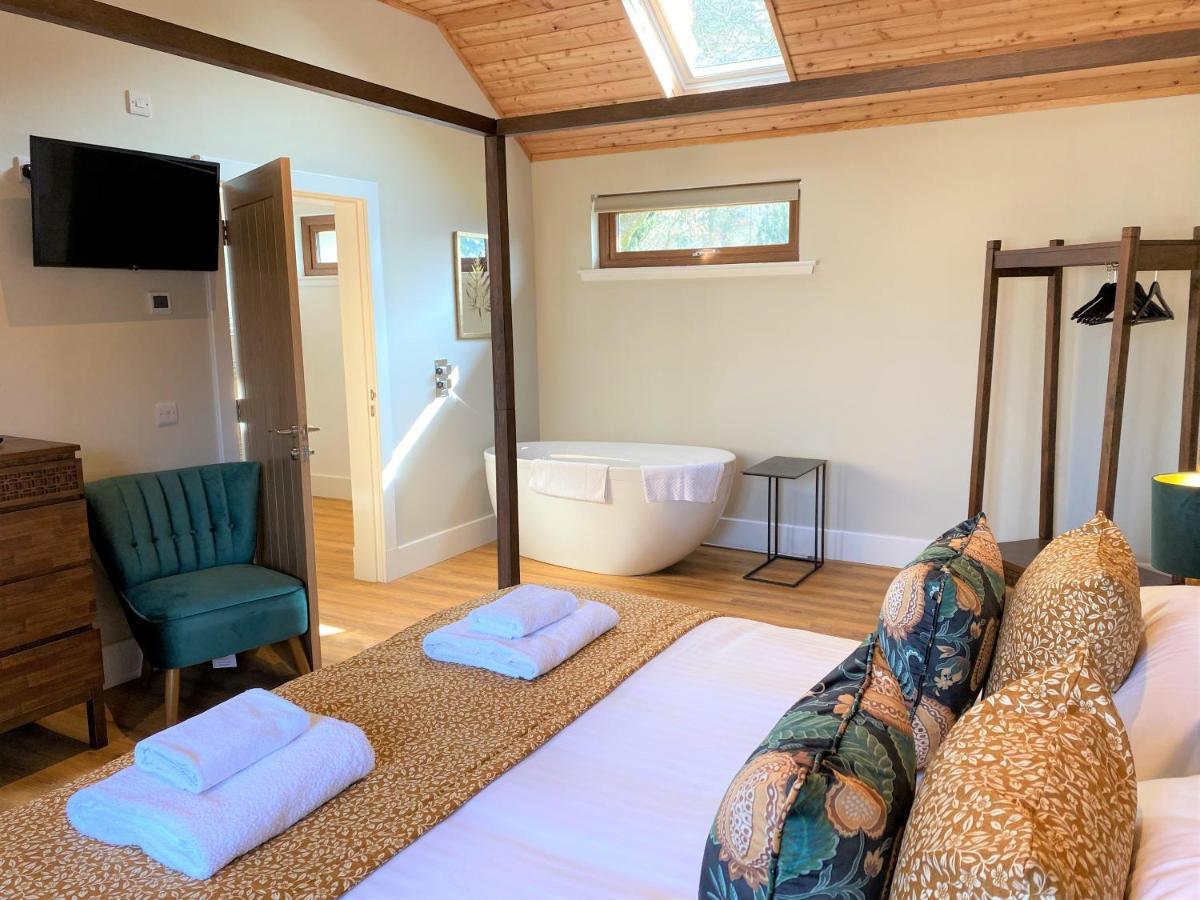 Partridge Lodge With Hot Tub Forgandenny エクステリア 写真