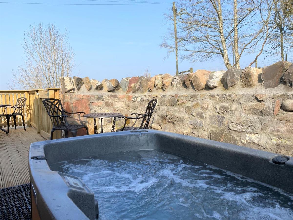 Partridge Lodge With Hot Tub Forgandenny エクステリア 写真