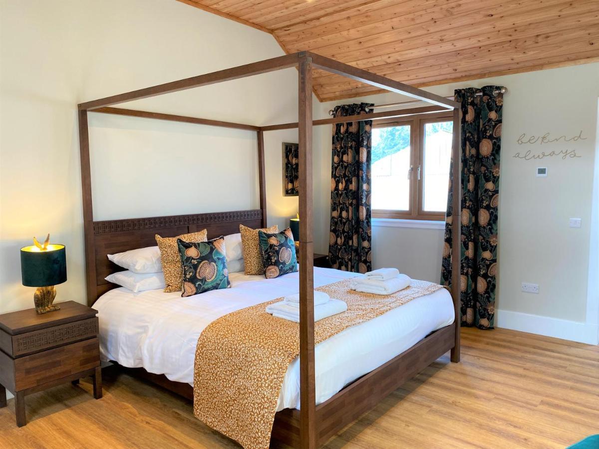 Partridge Lodge With Hot Tub Forgandenny エクステリア 写真